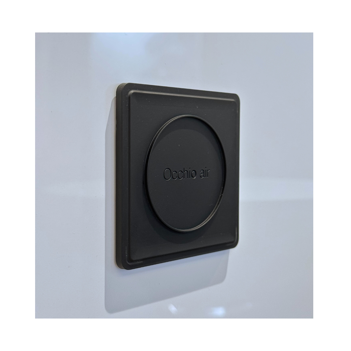 Controler wall bracket