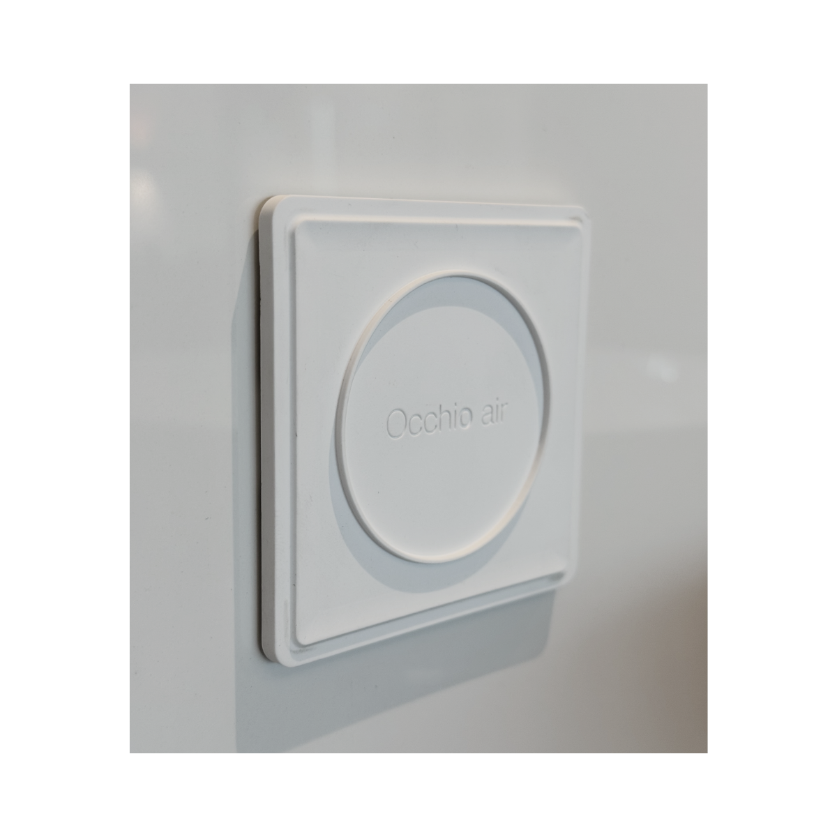 Controler wall bracket